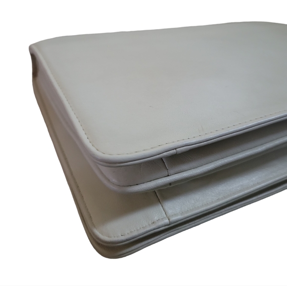 SOLD Valentino Garavani Cream Leather Crossbody Bag Clutch Bag - Picture 11 of 16